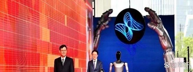 女明星走光露地_明星比赛时走光_明星主持人走光视频