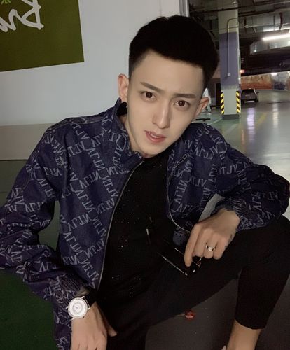 网红离婚大战：丹sir与李耀阳互爆黑料，刘一手无辜躺枪