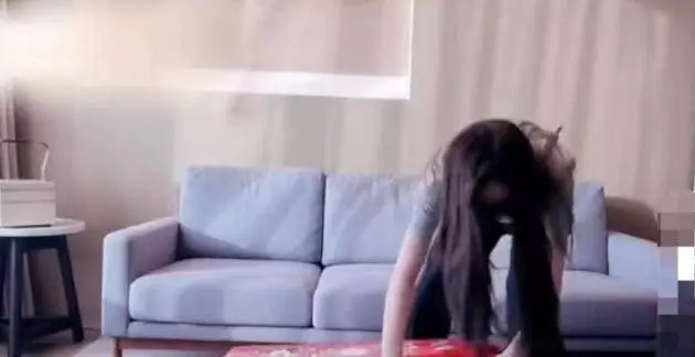 黄晓明baby暗秀恩爱_明星情侣行李箱_各女明星的行李箱颜色